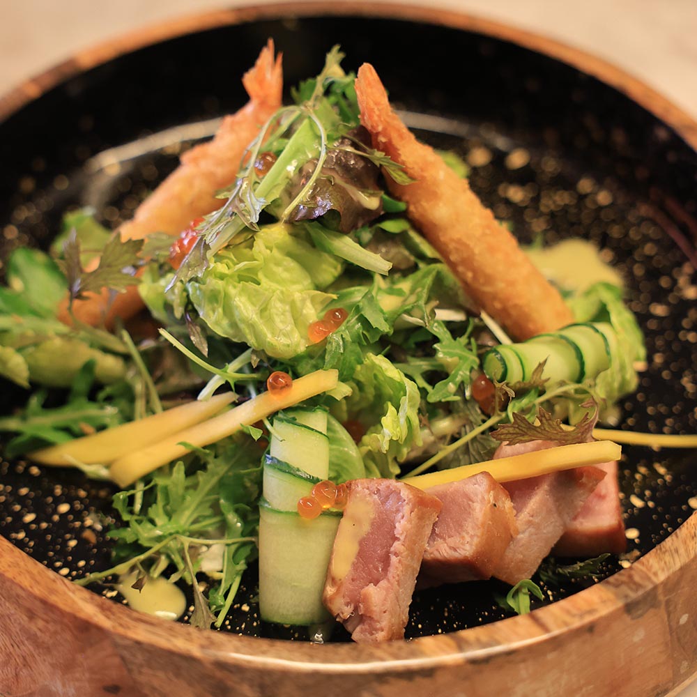  Ceviche από χτένια, leche de nocciola, finger lime | 19€